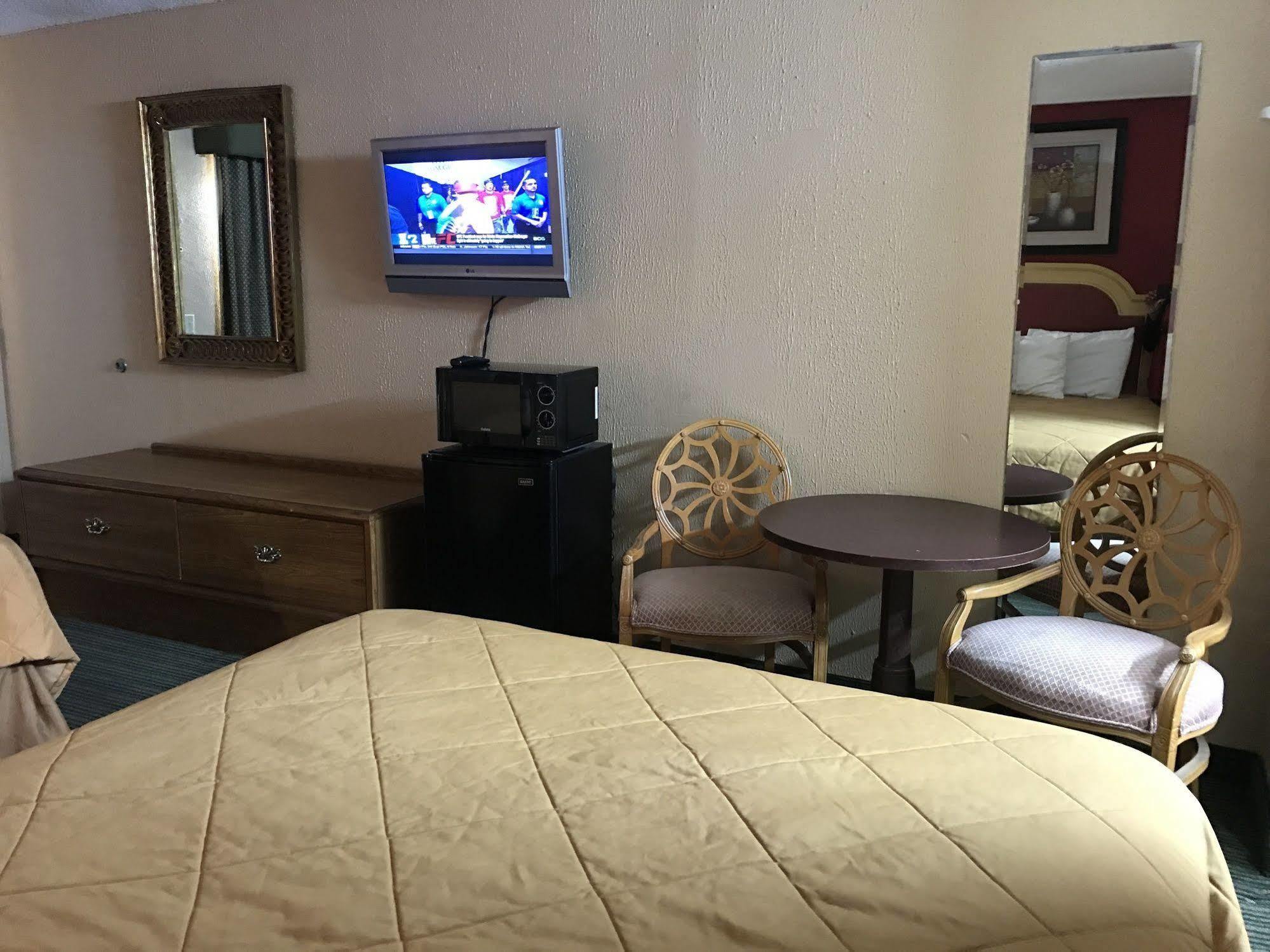 Rodeway Inn Hazlehurst Exteriör bild